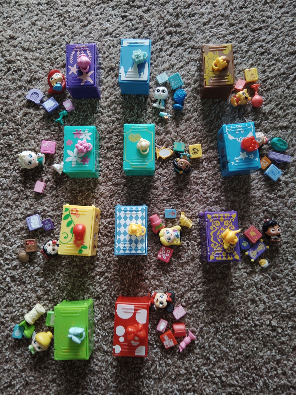 Doorables Lockers Mini Surprise Doll Playset - 11 Lockers *Including Rare*